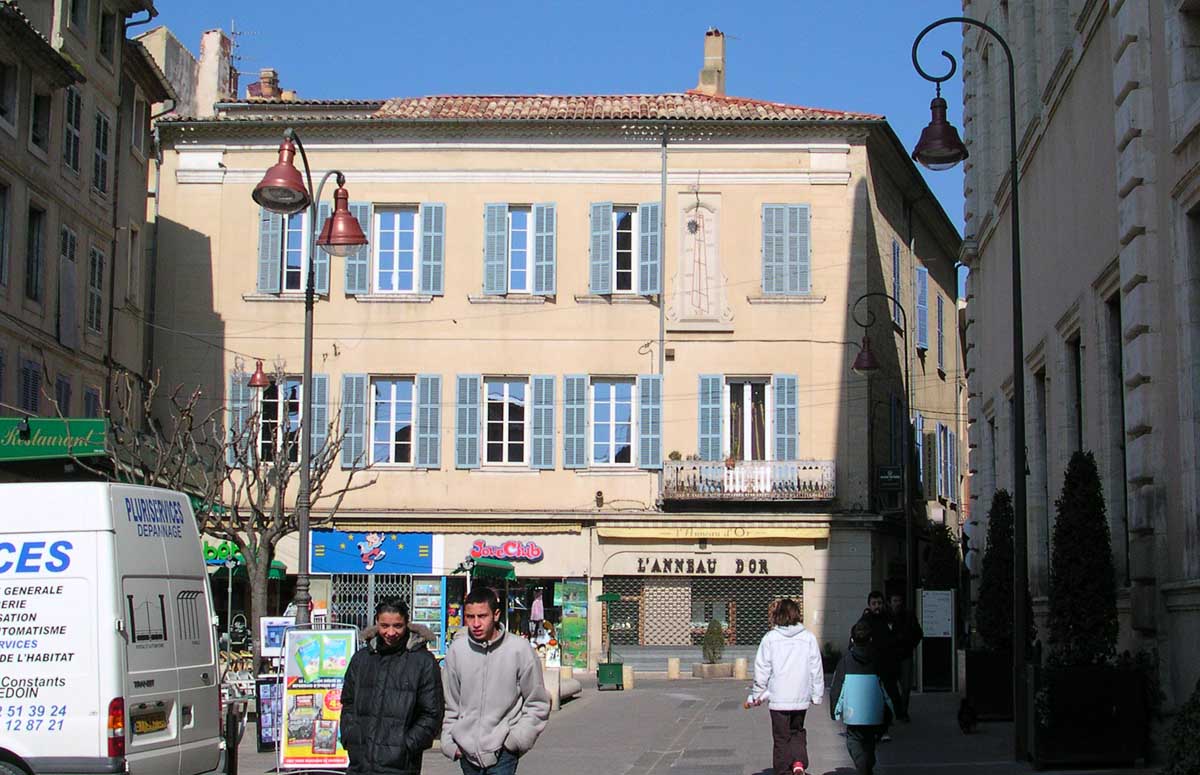 Cadran solaire de Carpentras vu de loin