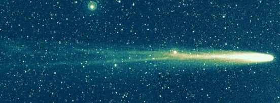 La comète Hyakutake le 14 avril 1996. Photo Crni Vrh Obs